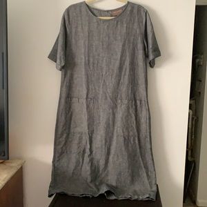 Gray dress with 2 front pockets